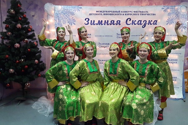 Ребята из Кизляра станцевали зажигательный лакский танец в Великом Устюге. 
