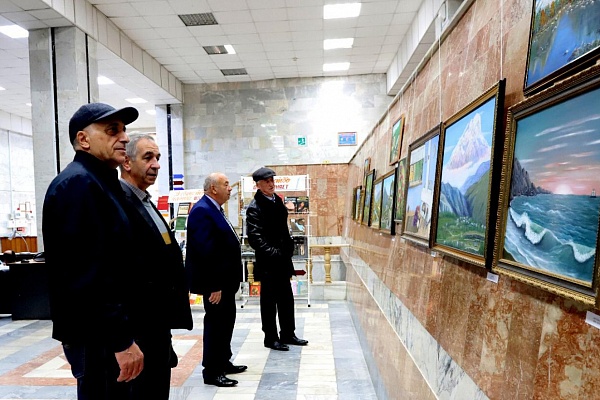4 ноября в рамках Республиканского проекта «Самородки» состоялось открытие выставки самодеятельного художника Светланы Алибековой «Своя палитра».