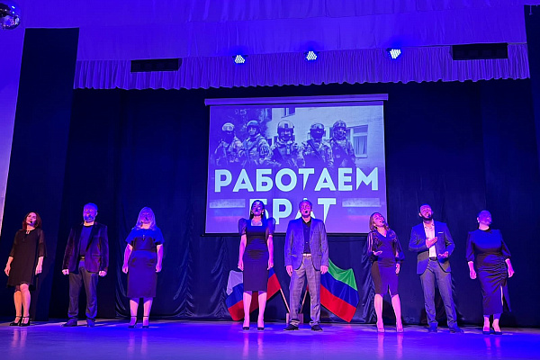 В центре традиционной культуры народов России г.Кизляра прошло мероприятие «Работайте, братья», посвященное Героям России. 