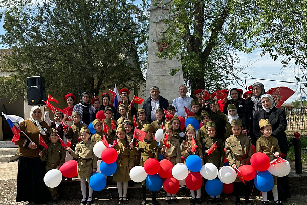 Флешмоб-акция «За наших!», организованная Республиканским домом народного творчества
