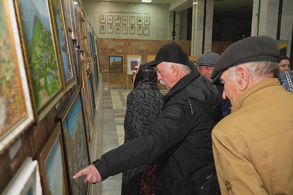 В Махачкале открылась выставка «Моя Родина — Дагестан»: 11 самородков представили свой взгляд на родной край