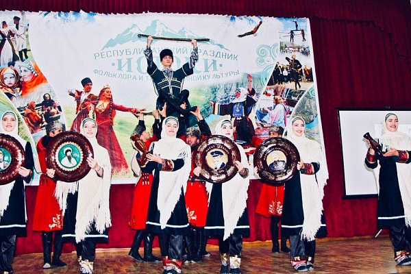 Сегодня в городе Кизилюрте прошел праздник фольклора и традиционной культуры "Истоки".