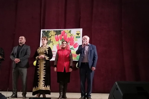 Творческие коллективы Лакского района выступили в Центре культуры с.Вачи Кулинского района.
