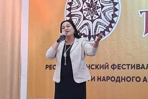 25 апреля Центр традиционной культуры села Хучни прошел Республиканский фестиваль-конкурс национальной песни «Живые традиции»