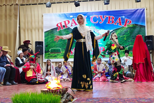В рамках республиканск плана мероприятий Министерства культуры РД и Республиканского дома народного творчества в эти дни в районах республики проходят празднования, посвященные встрече весны.   В Ахтынском районе состоялся праздник Яран Сувар 