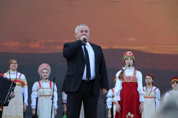 4 ноября в Махачкале на площадке Русского театра прошел гала-концерт фестиваля народного творчества «Сто лиц столицы»