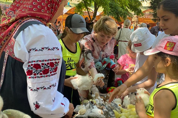 30 июня в стенах крепости «Нарын-Кала» состоялась выставка мастеров народных промыслов в рамках ярмарки мастеров России в Дагестане «Мастера и подмастерья»