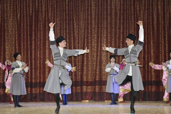 Творческий десант в Казбековском районе.