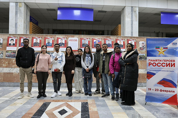Открытие Республиканского форума-фестиваля и фотовыставки «Памяти героев России»