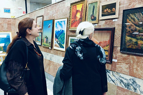 В Махачкале состоялось открытие групповой выставки «О Родине с любовью»