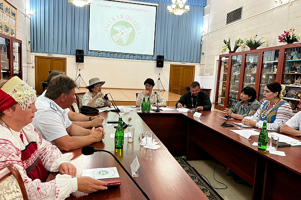 Круглый стол «Казаки – герои Отечества», посвященный 195-летию  со дня рождения Л.Н. Толстого, состоялся 5 июля в Центре традиционной культуры г. Кизляра