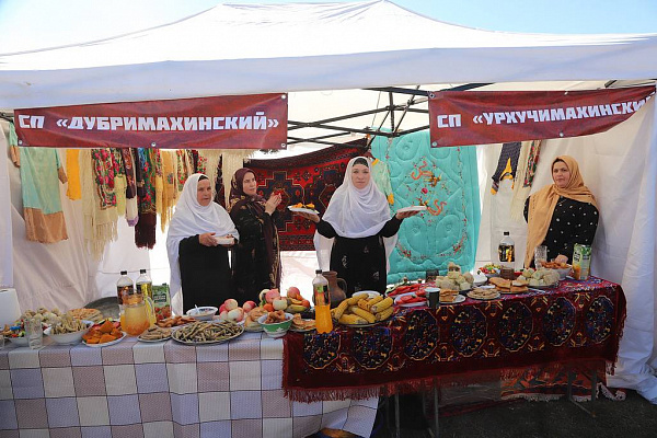 В Акушинском районе состоялся Праздник фольклора и традиционной культуры «Акушинское подворье»