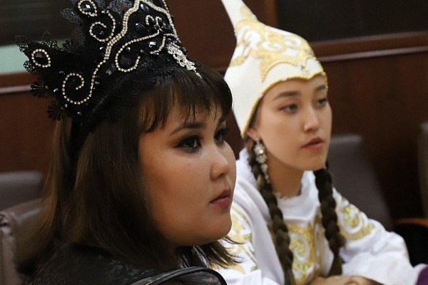 4 июля на дискуссионной площадке Международного фестиваля фольклора и традиционной культуры «Горцы» в конференц-зале Национальной библиотеки им. Р. Гамзатова прошел круглый стол «Народная культура