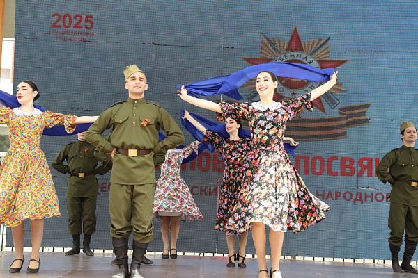  В Махачкале состоялся Республиканский фестиваль народного творчества «Тебе, Победа, посвящается!»
