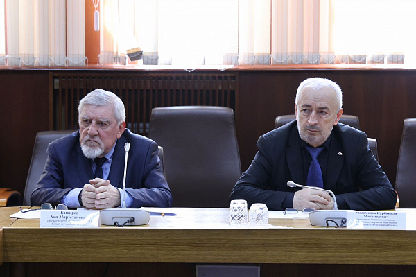 В Махачкале состоялся круглый стол на тему «Развитие и популяризация нематериального этнокультурного достояния Республики Дагестан»