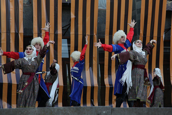 9 мая в г. Махачкале на бульваре Сулейман-Стальского состоится Республиканский фестиваль народного творчества «Тебе, Победа, посвящается!»