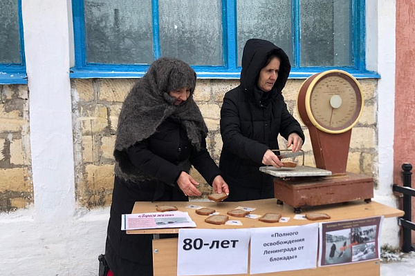 Ровно 80 лет, оборона города на Неве стала символом беспримерного мужества и силы духа советского народа