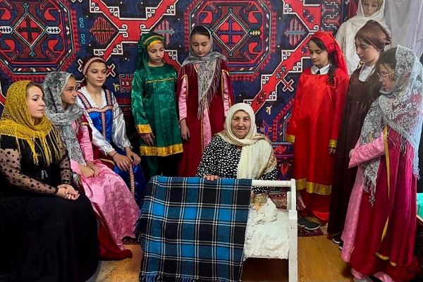 Учреждения культуры Республики Дагестан приняли участие в республиканском флешмобе, посвященном Единому дню фольклора. 