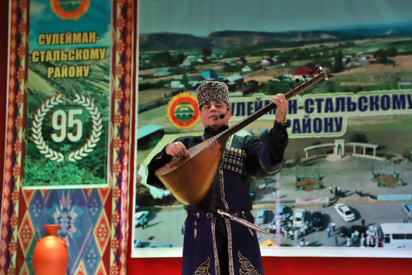 В этом году наша республика отмечает 155-летие со дня рождения народного поэта РД Сулеймана Стальского
