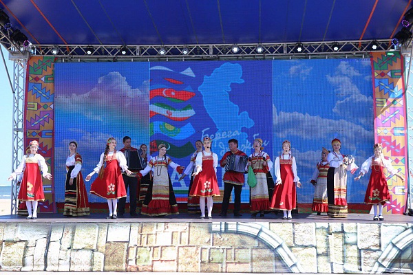 Праздник народного творчества "Каспий - берега дружбы".