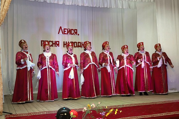 21 ноября в селе Тарумовка Тарумовского района прошел XXVIII Республиканский фестиваль народной песни и музыки «Лейся, песня народная».