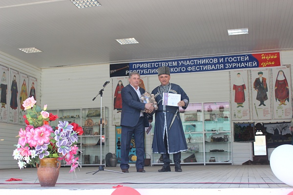 В Дахадаевском районе прошел праздник народной музыки «Играй, зурна!»