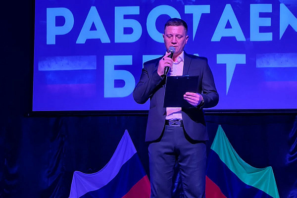 В центре традиционной культуры народов России г.Кизляра прошло мероприятие «Работайте, братья», посвященное Героям России. 