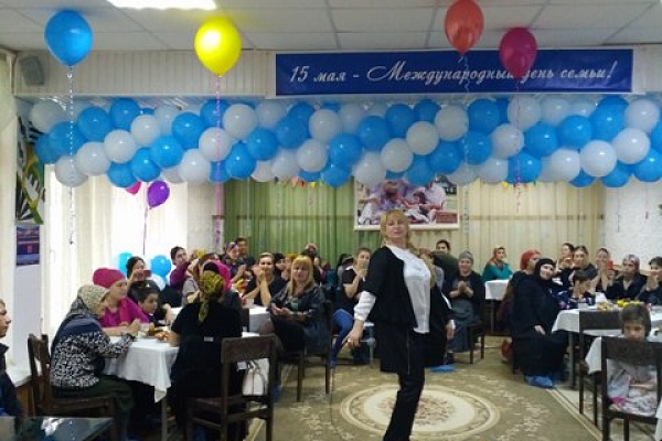 Воспитанников Центра социальной помощи семье и детям  поздравили с Днем семьи 