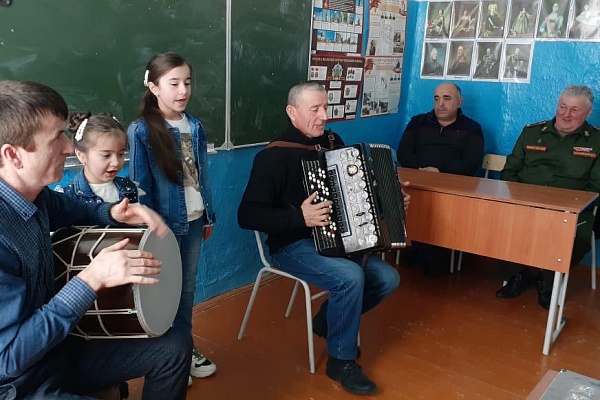В рамках Года памяти и славы в Кумторкалинском, Магарамкентском и Сергокалинском районах прошли мероприятия, посвящённые 31-й годовщине полного вывода Советских войск из Афганистана.  