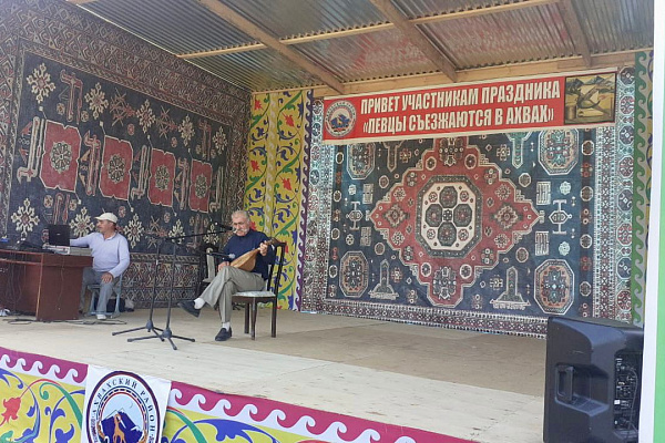 14 августа в Ахвахском районе на лесной поляне  близ с.Арчо состоялся  Республиканский праздник аварской песни «Певцы съезжаются в Ахвах».