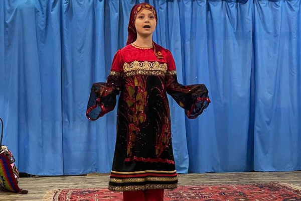 В театральном зале Городского дворца культуры им. К. М. Алескерова г. Избербаш прошёл литературно-музыкальный вечер «В маленьком ауле...», посвящённый 90-летию Фазу Алиевой
