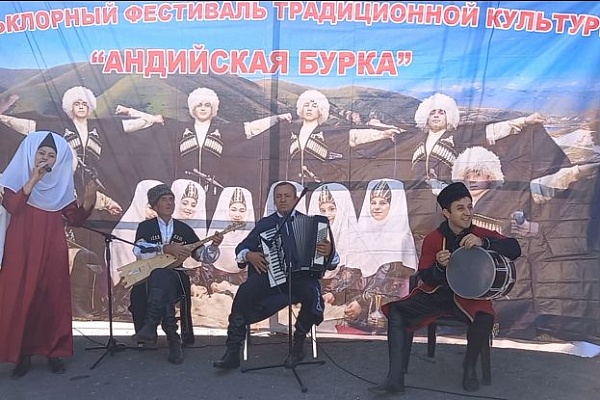 В Ботлихском районе прошел фестиваль традиционной культуры «Андийская бурка»