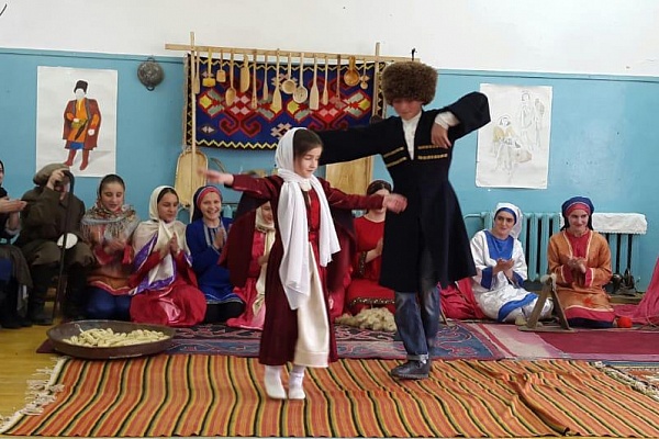 Праздник фольклора в селе Гуни Казбековского района