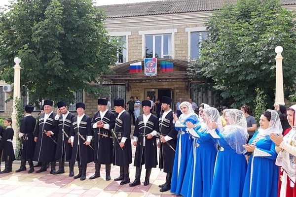 Фольклорный ансамбль из Ирана в рамках IX Международного фестиваля фольклора и традиционной культуры "Горцы" выступил с концертной программой в Каякентском районе