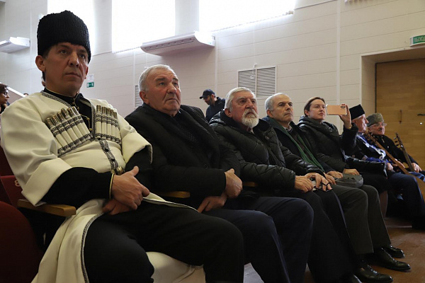 Продолжили проект Праздник «Ашуги мира» в с. Магарамкент Магарамкентского района мастер- классы ашугов