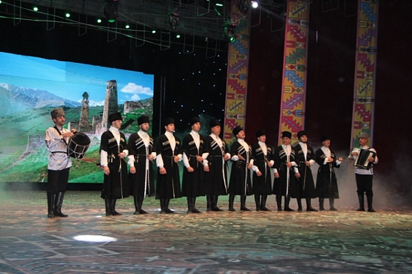 Гала-концертом «Традиция» торжественно открылся IV Международный фестиваль народного творчества  «Каспий – берега дружбы»