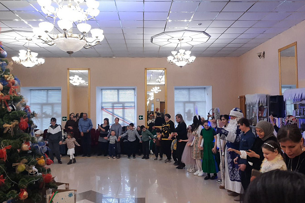 В г.Кизляр в рамках новогодних акций: «Новый год в село», «С Новым годом, Дагестан!» прошли праздничные мероприятия