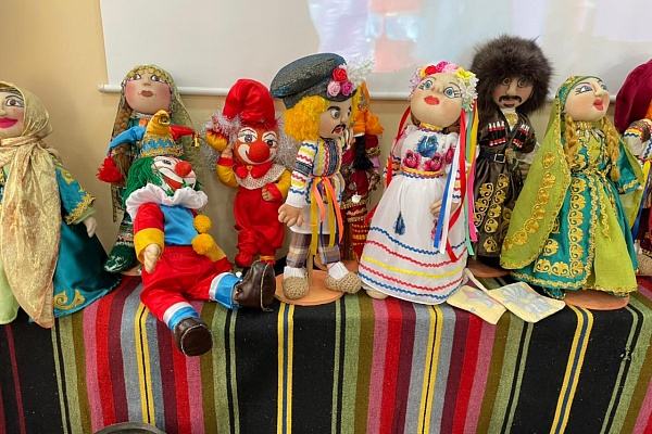 В рамках XIX Международного фестиваля фольклора и традиционной культуры «Горцы» в г.Каспийск на базе Центра традиционной культуры прошла выставка декоративно – прикладного искусства