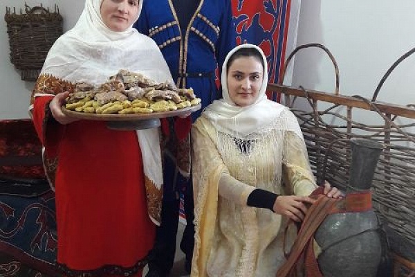 В Казбековском районе представили старинный свадебный обряд