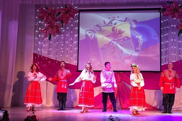 Сегодня, 4  ноября в г.Буйнакске в  рамках Года памяти и славы в России, прошел ставший традиционным, Праздник народной культуры «Наследие». 