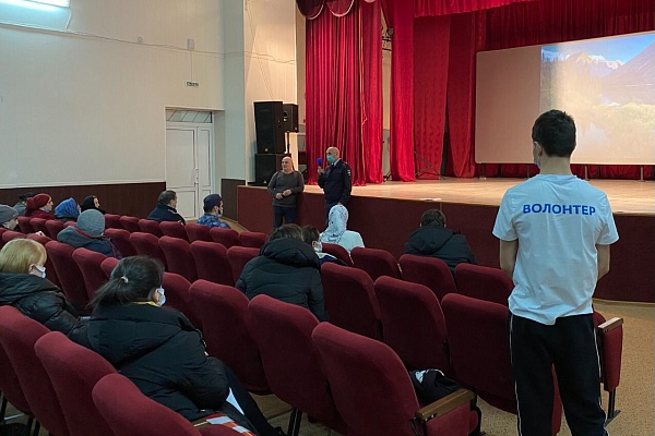В зале Городского центра культуры Управлением культуры города Южно-Сухокумск организован показ короткометражного художественного фильма «Живи ради Бога!»