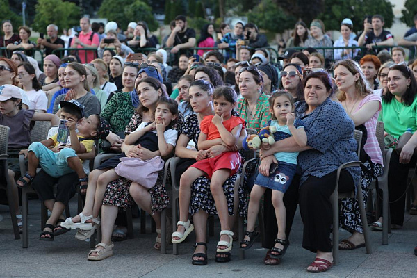  26 июня в рамках празднования 100-летия Р. Гамзатова дан старт Межрегиональному форуму культурных традиций «Россия Расула».