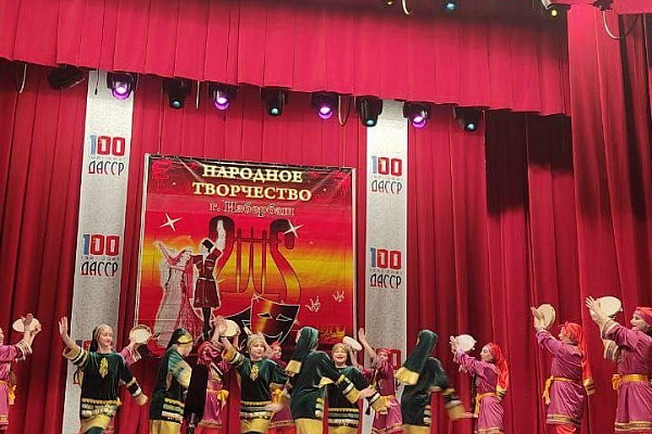 В г.Избербаш прошел фестиваль фольклора и традиционной культуры «Песни и танцы моего народа»
