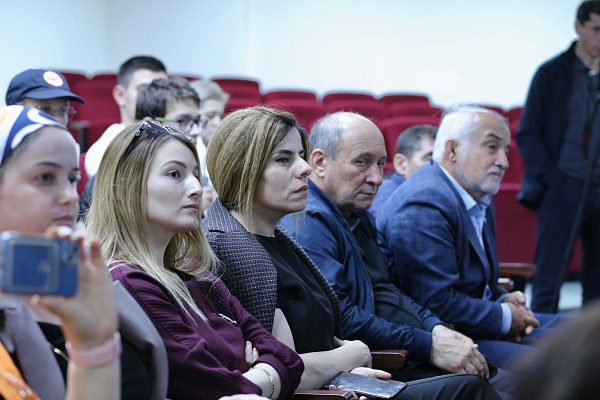 3 мая в Махачкале в Национальной библиотеке им.Р.Гамзатова прошел  мастер-класс по видеотворчеству