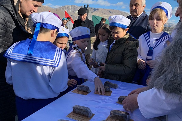 В муниципалитетах республики проходят мероприятия посвященные Дню полного освобождения Ленинграда от фашистской блокады.