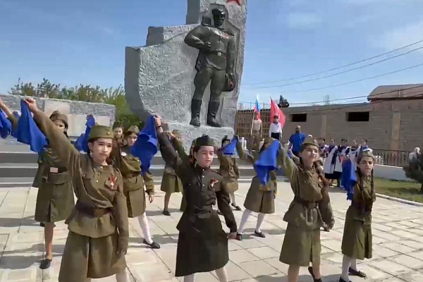 Танцевальный флешмоб «Эхо Победы»