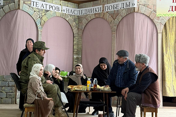 Фестиваль «Наследники Победы» продолжил свою работу в Левашинском районе.  В селе Хахита прошел Фестиваль народных театров «Наследники Победы»