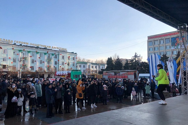 Сегодня в преддверии Нового года в Махачкале начались праздничные мероприятия