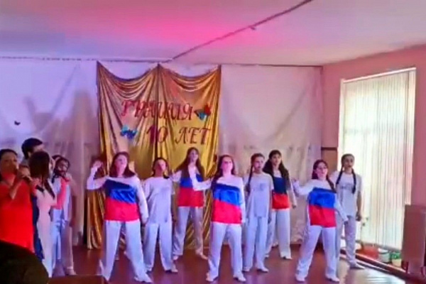 Творческий выезд-поздравление в Калиновский центр культуры
