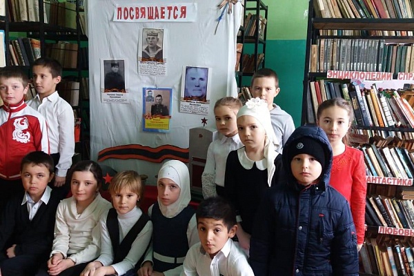 В сельском клубе с.Тушиловка Кизлярского района прошел информационный час «Отечества достойные сыны»